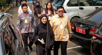 Yasmine Ow Memilih untuk Berhijab di Tengah Kasus Perceraiannya: “Doakan Saja”
