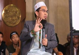 Ustadz Adi Hidayat Mengapa Perempuan Harus Berjilbab