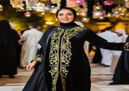 Busana Muslim Hitam dan Gold yang Elegan untuk Acara Spesial