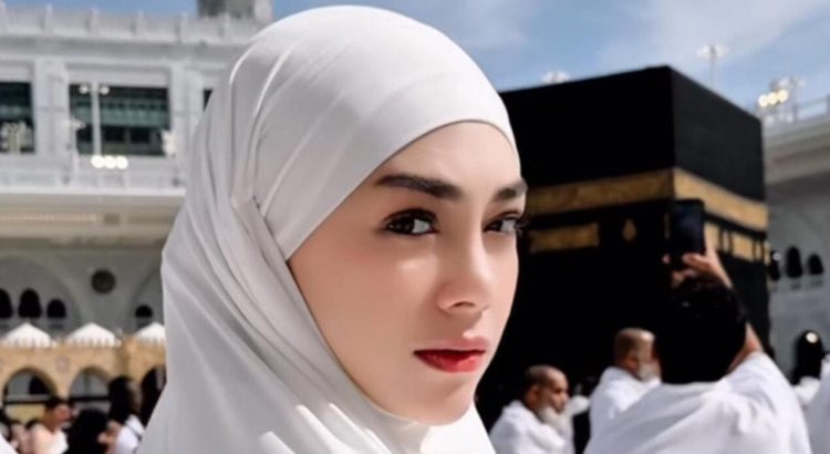 Celine Evangelista Kini Berhijab, Memohon Doa Agar Istiqamah
