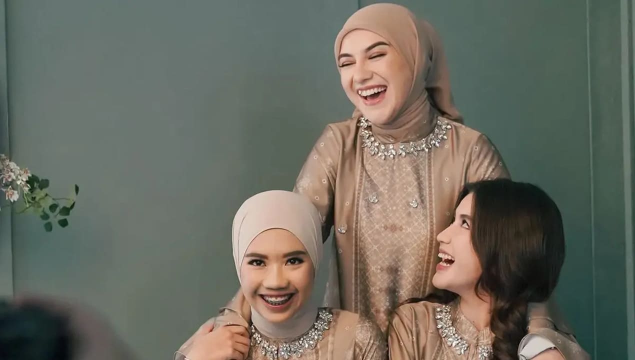 Tren Warna Busana Muslim untuk Idul Adha yang Patut Dicoba