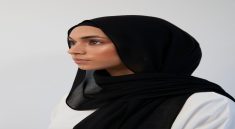 Wanita Kulit Hitam Wajib Tahu 7 Warna Jilbab untuk Tampil Stylish