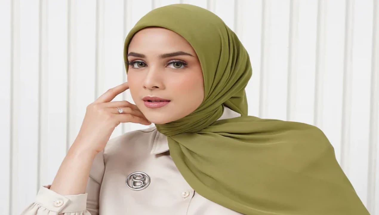 Warna Hijab yang Cocok untuk Wanita Kulit Sawo Matang