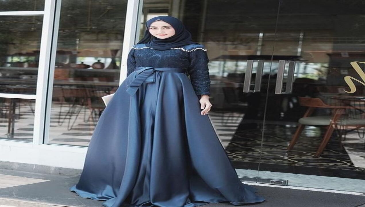 Dress Biru Hijab Mewah untuk Muslima yang Ingin Tampil Bersinar