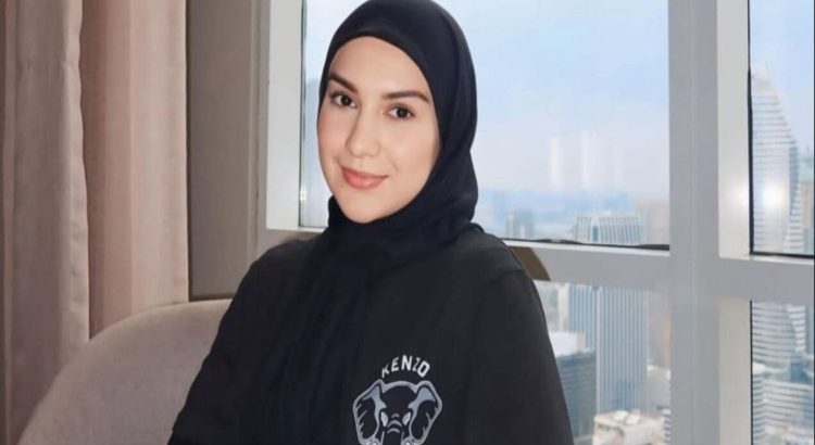 Irish Bella Inspirasi Gamis Hitam Elegan 2025