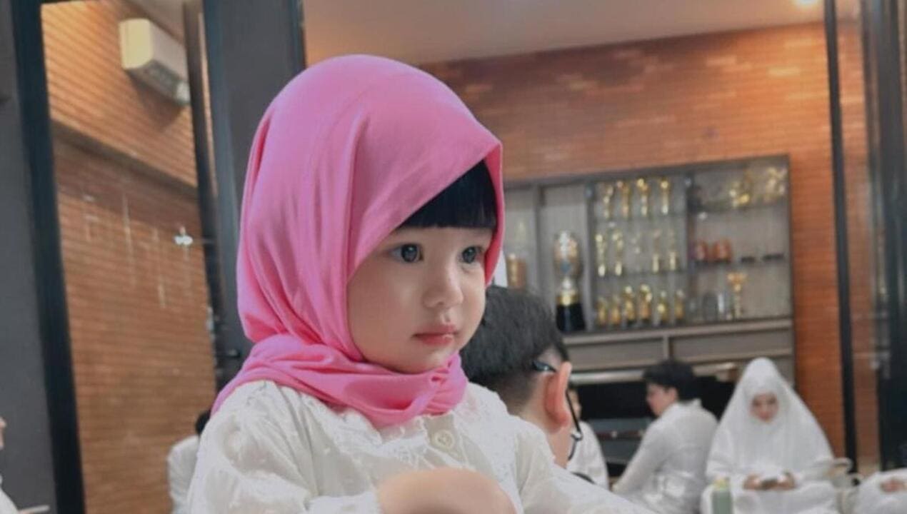 Ameena Hanna Gaya Hijab yang Lucu dan Menggemaskan