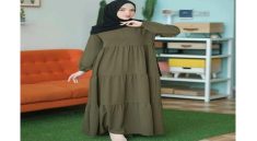 Gamis Ruffle Elegan, Solusi Anggun Sembunyikan Perut Buncit