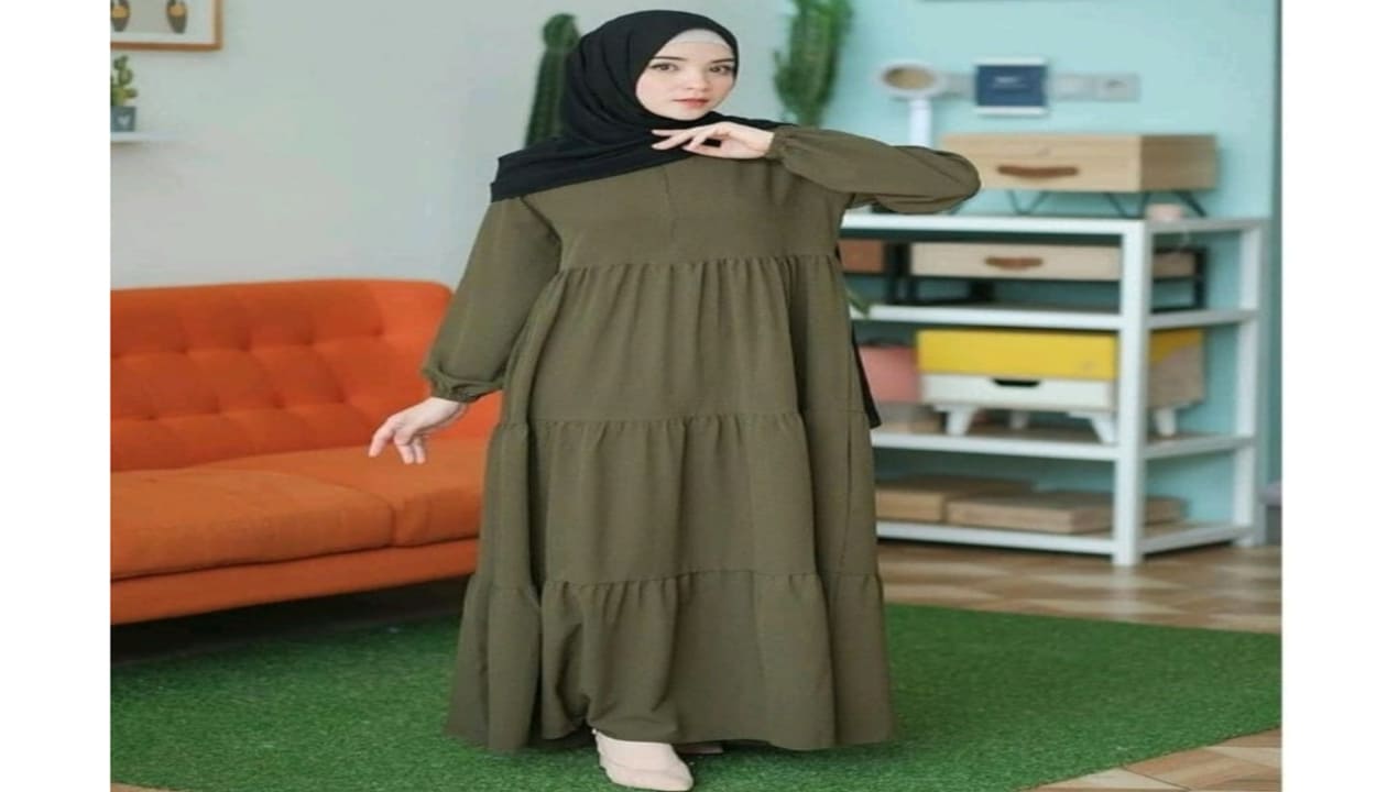 Gamis Ruffle Elegan, Solusi Anggun Sembunyikan Perut Buncit