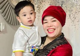 Hijab Mama Fuji yang Modis untuk Perempuan Usia Matang