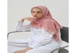 Hijab Rose Pink dan 5 Warna Lain yang Mencerahkan Wajah