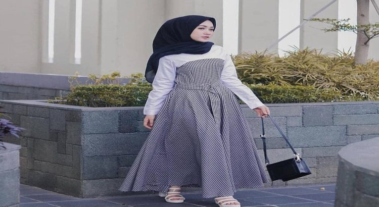 Ibu-Ibu Modern Inspirasi Model Baju Hijab Terbaru yang Stylish