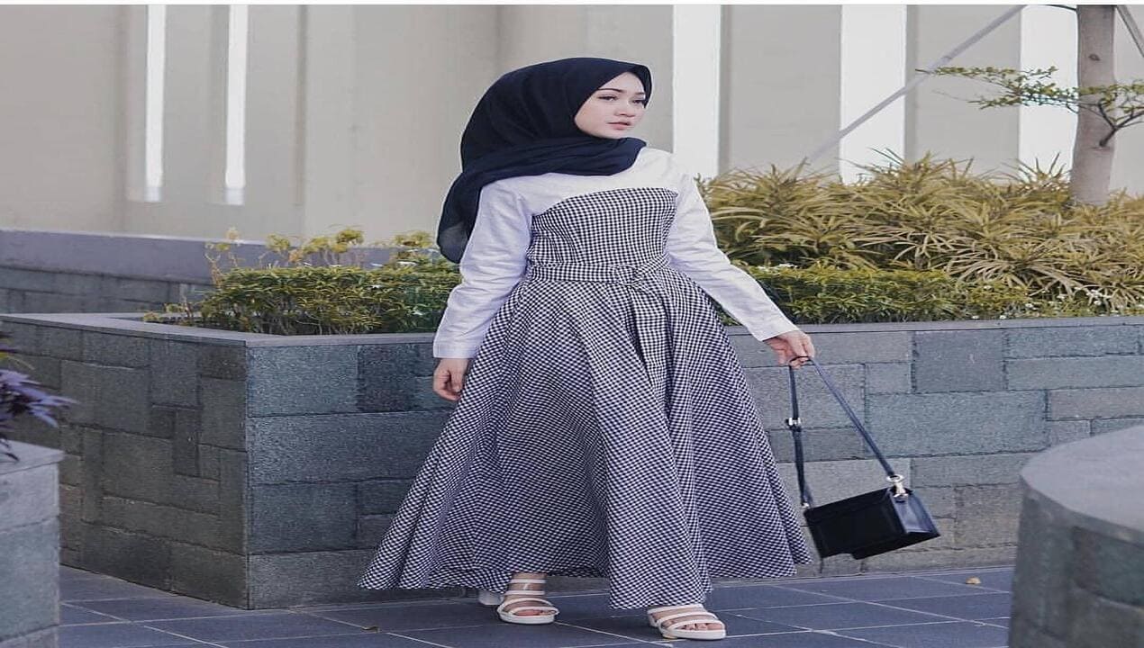 Ibu-Ibu Modern Inspirasi Model Baju Hijab Terbaru yang Stylish