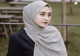 Kombinasi Warna Cream dan Pashmina untuk Wajah Bulat Gen-Z