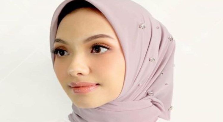 Hijab Sederhana Inspirasi Atasan Batik Stylish dan Nyaman