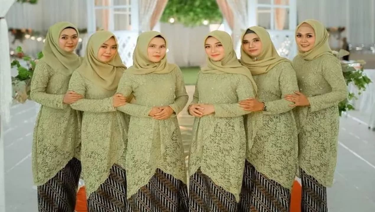 Kebaya Brokat Renda untuk Hijab, Anggun & Modern ala Hijabers