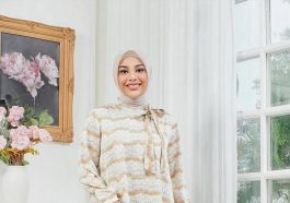 Hijab One Set ala Aurel Hermansyah Praktis dan Stylish