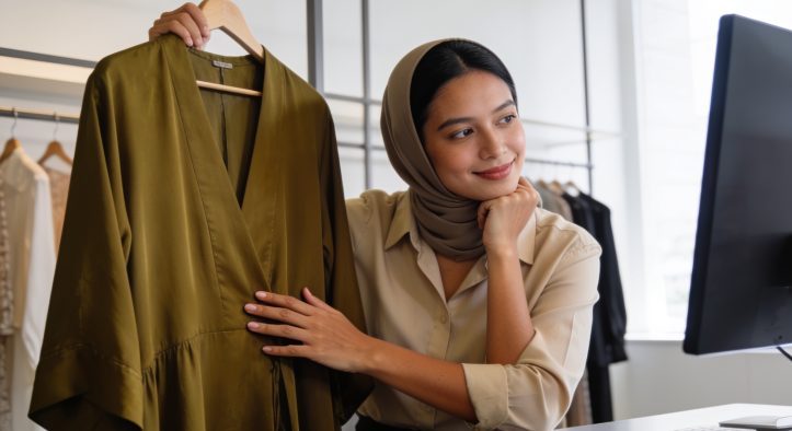 Di Balik Lonjakan Nilai Pasar: Evolusi Desain pada Tren Gamis Elegan Terbaru