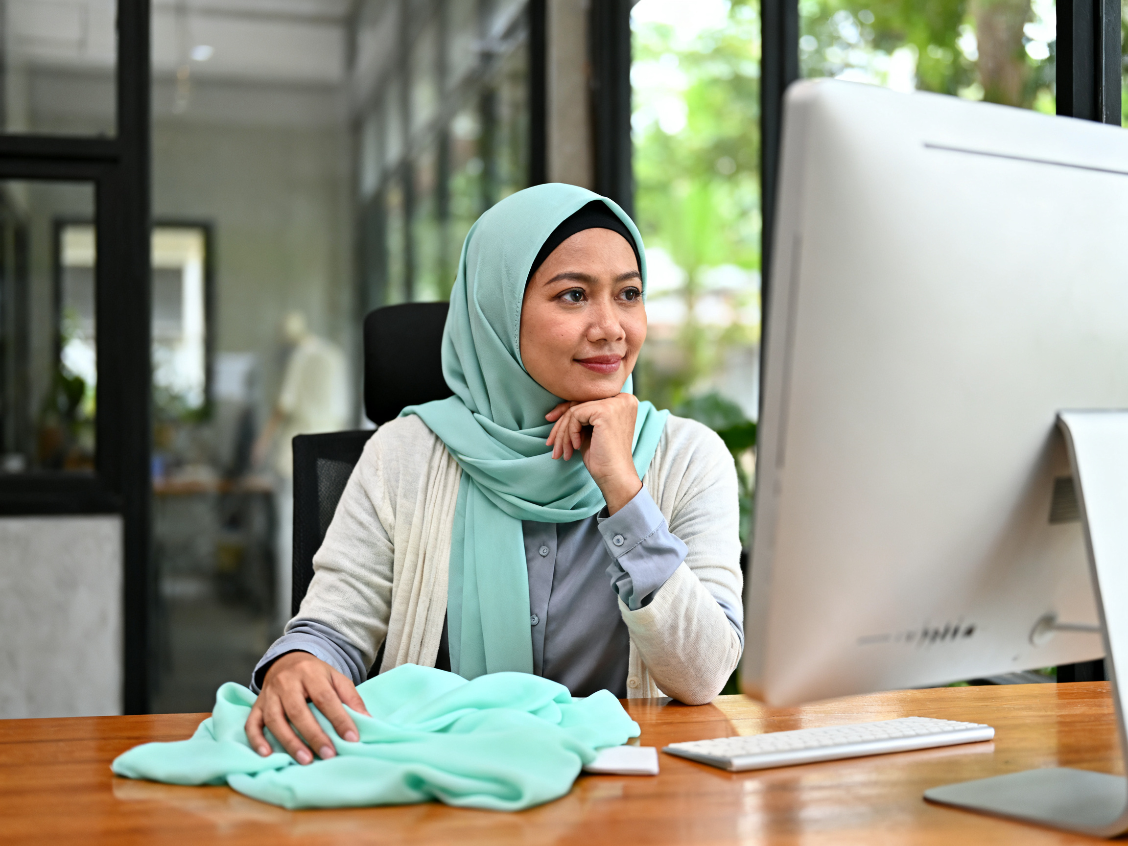 padu padan hijab gamis pastel mint memukau gaya muslimah modern